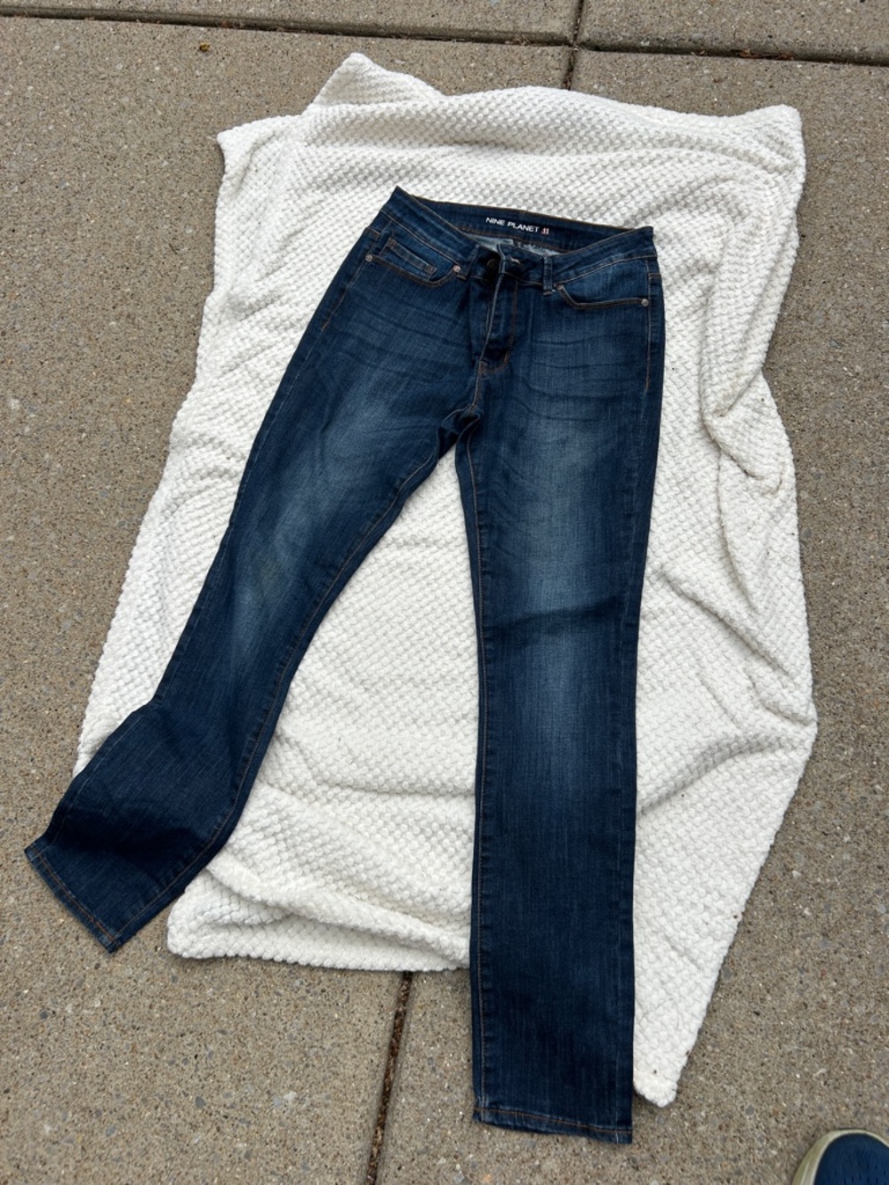 Nine Planet Dark Blue Straight-Leg Women's Jeans